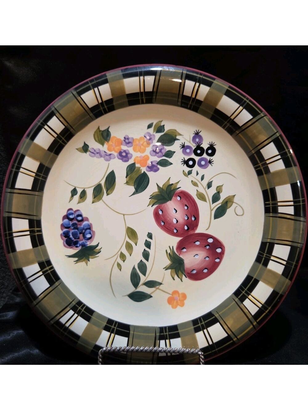 Oneida Strawberry Plaid 10 1/2 Inch Dinner Plate Hand Painted Discontinued